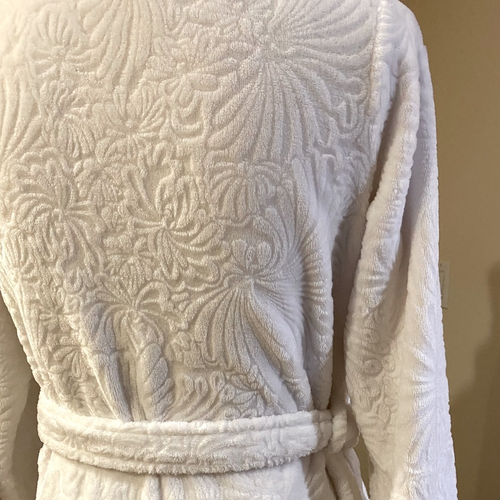 Soft White Robe - Picture 6 of 11